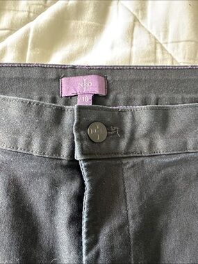 NYDJ Black Stretch Straight-Leg Pants with Purple Tag